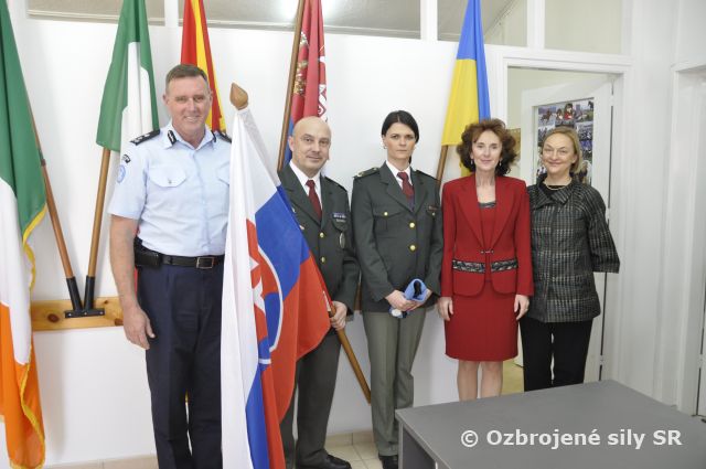 Vo Veliteľstve UNPOL na Cypre slávnostne vztýčili slovenskú zástavu