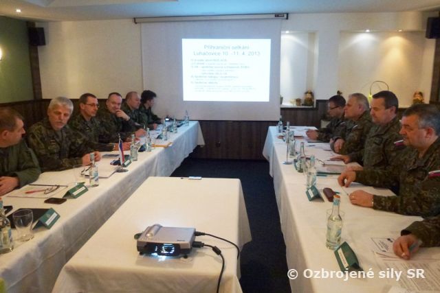 Prihraničné stretnutie náčelníkov generálnych štábov Česka a Slovenska