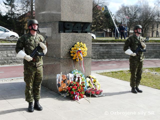 Vojaci si uctili 68. výročie oslobodenie mesta Martin