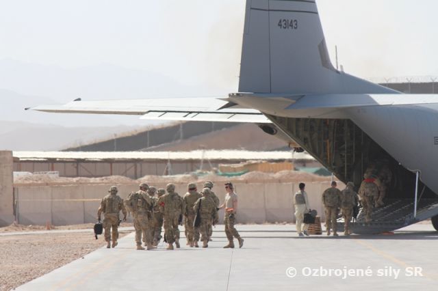 Americkí kolegovia odchádzajú z poradenského tímu pod slovenským velením
