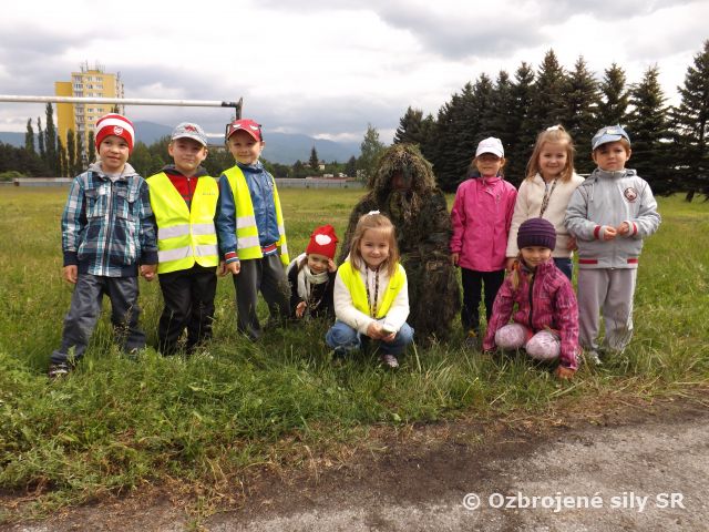 Prápor výcviku pripravil MDD pre martinských škôlkarov