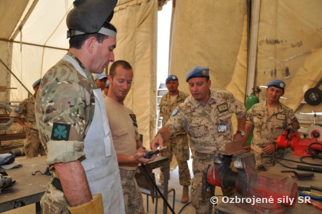 Náčelník štábu UNFICYP na kontrole u ženistov v Nikózii 