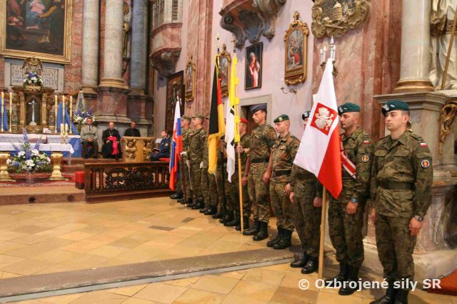 Vojaci štyroch armád na oslavách v Nitre a na Mariánskej hore v Levoči