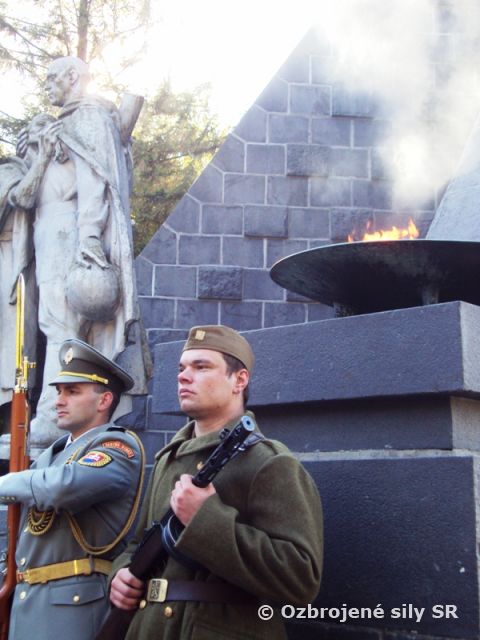 Česť padlým hrdinom Dukly  