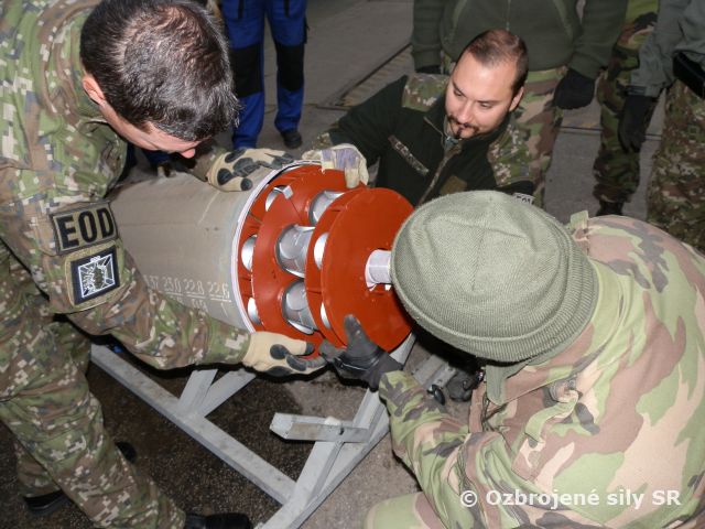 Zdokonaľovacia príprava špecialistov EOD