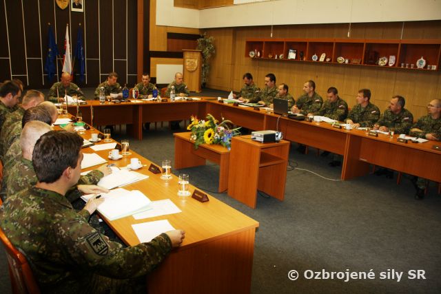 Veliteľ  brigády bilancoval splnenie úloh predchádzajúceho mesiaca