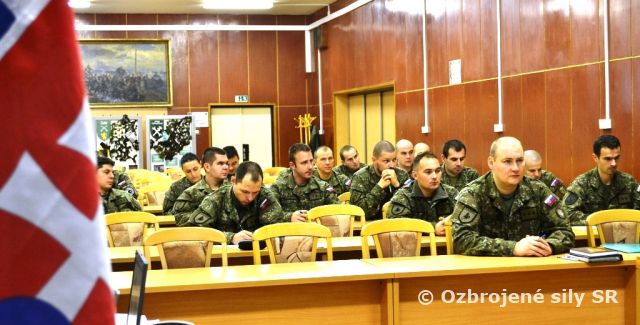 Velitelia rôt a ich zástupcovia na novembrovej veliteľskej príprave