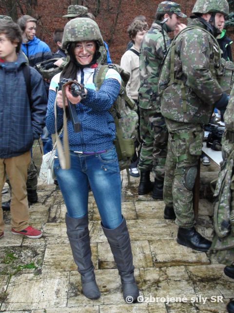 Vrtuľnikári sa prezentovali v Tokajíku