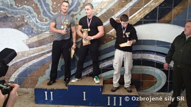 Vojensko – praktické plávanie