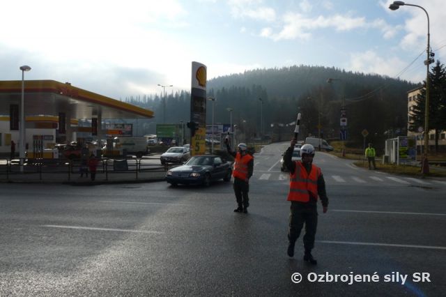 Príslušníci VÚ 1115 sa zdokonaľovali v riadení cestnej premávky