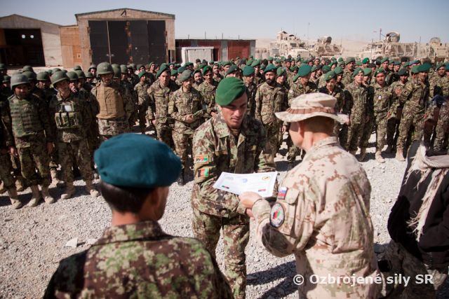 Prví afganskí vojaci absolvovali kurzy organizované jednotkou SFAT