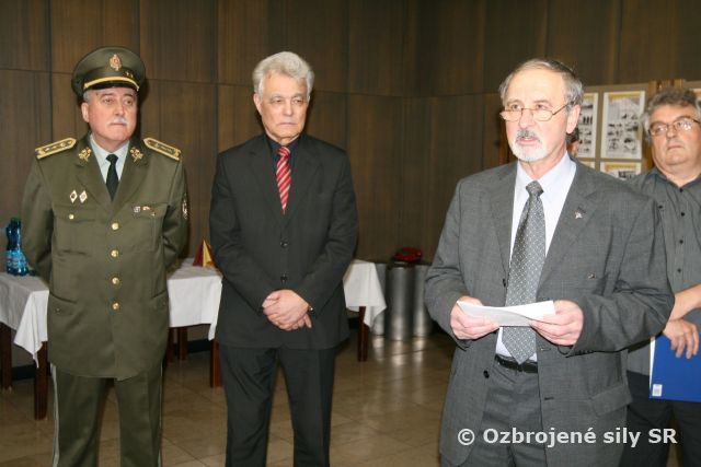 PAMÄTNÍK ČESKÉHO A SLOVENSKÉHO ODBOJA 1939 – 1945 – výstava k 75.výročiu vzniku česko-slovenského protifašistického odboja