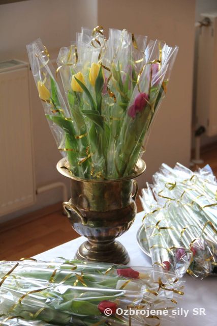 Tradícia MDŽ v kasárňach Zvolen – Podborová