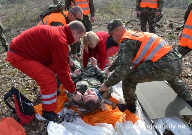 Nácvik sliačskej pozemnej pátracej a záchrannej služby s námetom