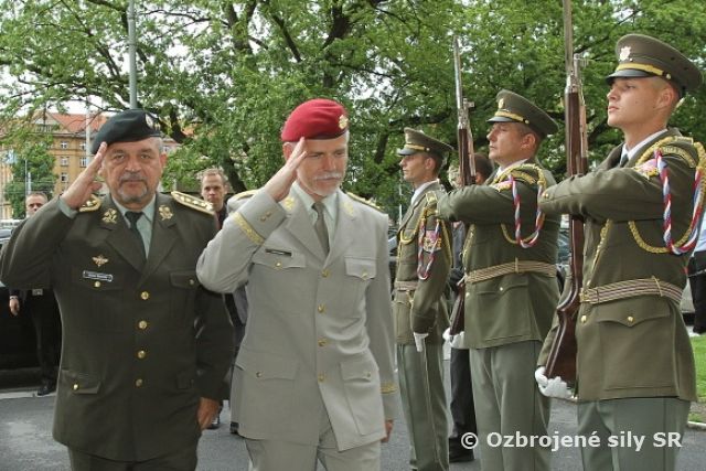 Generálporučík Milan Maxim na návšteve v Prahe