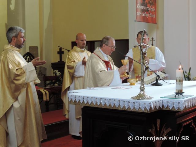 Sviatosť birmovania pre deti vojakov michalovskej posádky