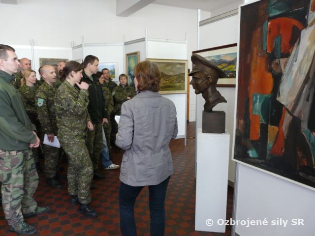 Príslušníci ZaMKIS na spoločensko-vednom seminári
