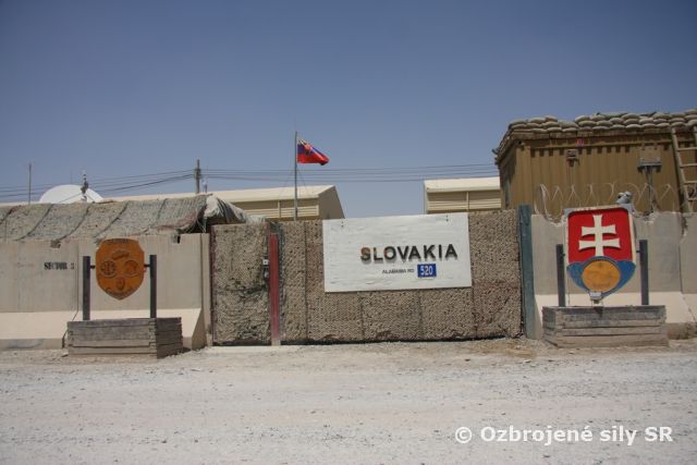 Minister Glváč sa na letisku rozlúčil s poslednou rotáciou vojakov, ktorá odchádza do operácie ISAF