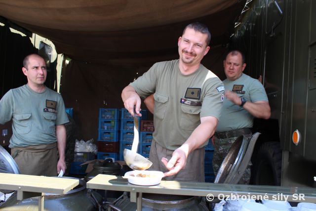 Príslušníci útvarov rožňavskej posádky na Evanjelických cirkevných dňoch
