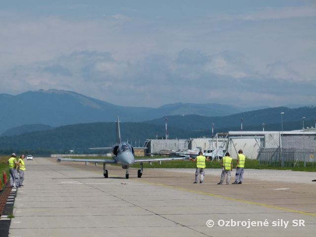 Ostré letecké streľby L-39 vo VVP Lešť