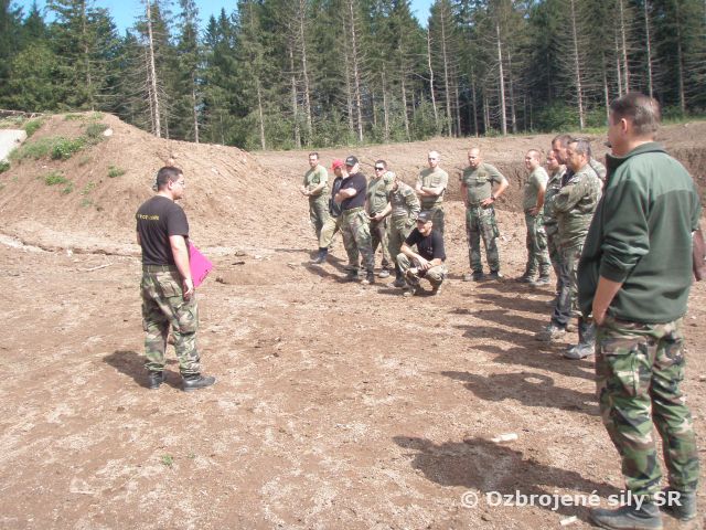 Skúšky overovania postupov obnovenia bezpečnosti na vystrelených, nevybuchnutých delostreleckých strelách a mínach z obdobia 2. svetovej vojny pomocou EOD zariadení – VTSÚ Záhorie a MS Sklené