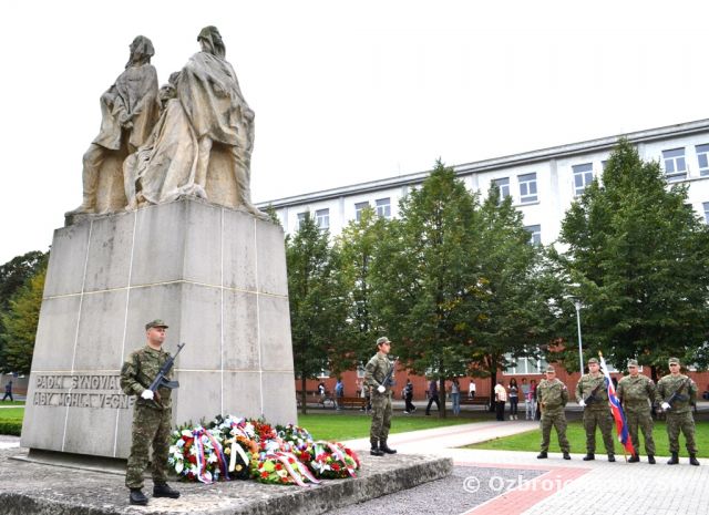 Od Slovenského národného povstania uplynulo sedem desaťročí