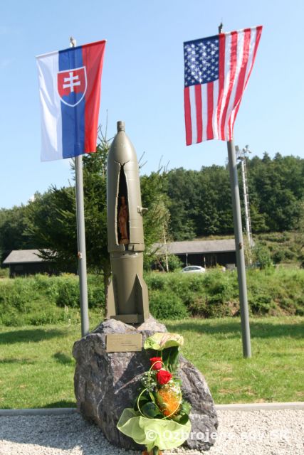 V Národnom centre EOD Nováky odhalili sochu Svätej Barbory