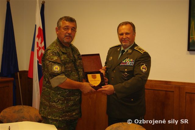 Náčelník generálneho štábu navštívil veliteľstvo pozemných síl