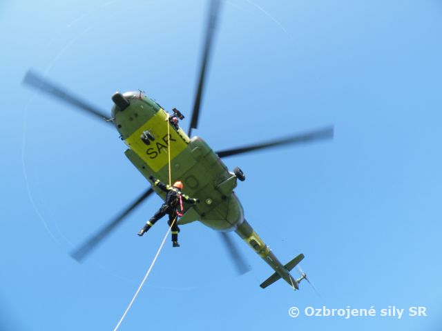 Prešovskí hasiči absolvovali výcvik v zlaňovaní a záchranu osôb v núdzi