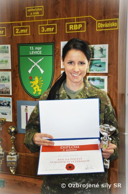 Pohár za 3. miesto pre príslušníčku levického práporu