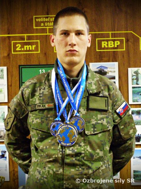 Medaila za 1. a 2. miesto pre príslušníka 13. mechanizovaného práporu