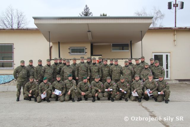 Slávnostný nástup ženistov pri príležitosti udelenia ocenení