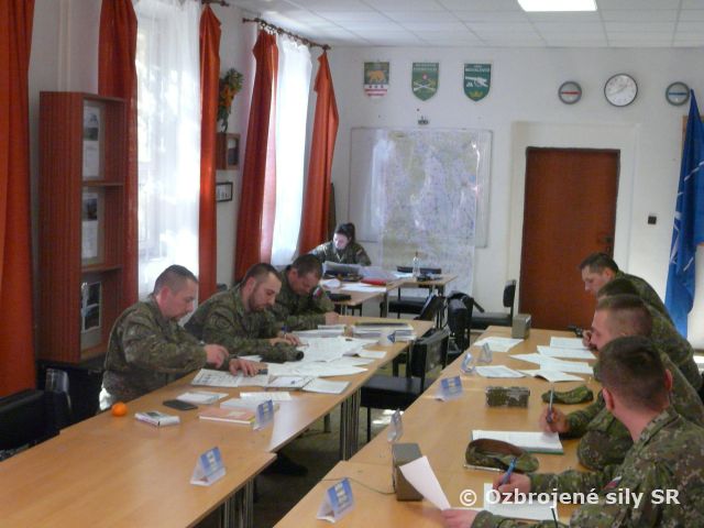 Nácvik streľby a riadenia paľby