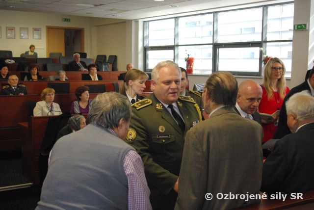 Oslavy 70. výročia oslobodenia mesta Trenčín a ocenenie účastníkov národného odboja