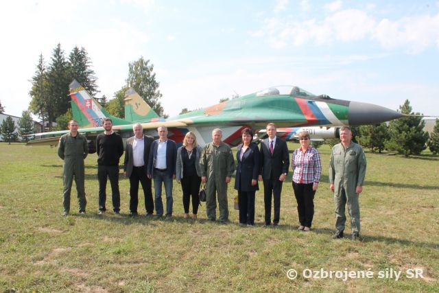 Predstavitelia miest a obcí navštívili Taktické krídlo Sliač