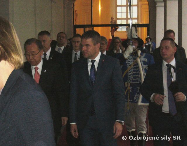 Jednotka Čestnej stráže OS SR privítala generálneho tajomníka OSN