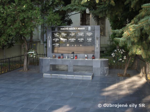 Pamiatka zosnulých v posádke Nitra
