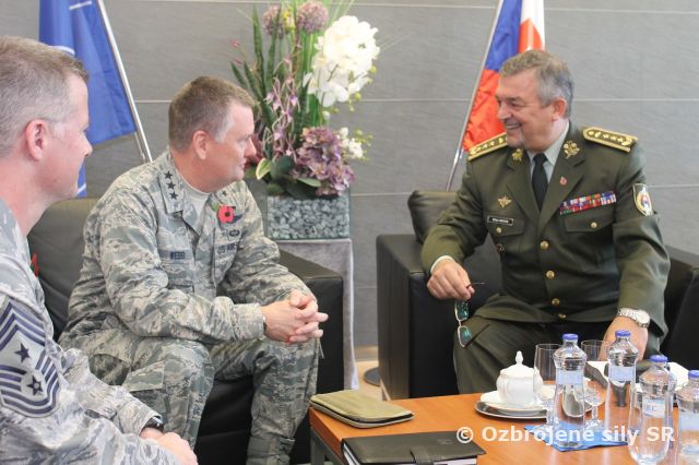 Generálporučík Webb na Slovensku