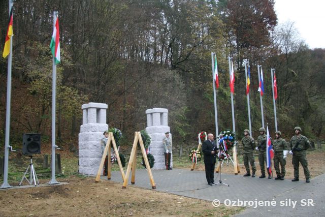 Zabudnutý cintorín v Trenčíne ožíva