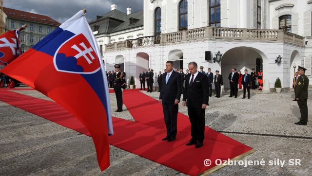 Rumunský prezident pricestoval na oficiálnu návštevu Slovenskej republiky