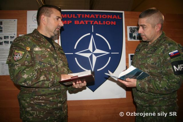 Vojenským policajtom štyroch krajín velí Slovák