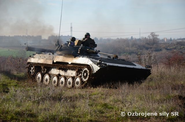 Vedenie bojových vozidiel pre vodičov pásovej techniky