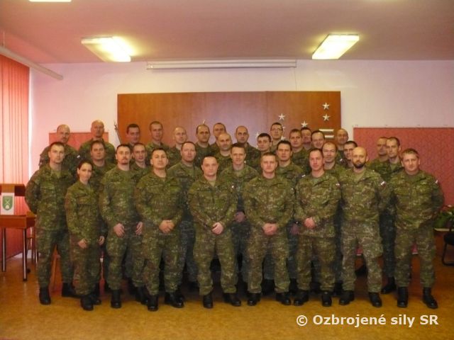 Slávnostne vyradenie absolventov Ďalšieho odborného výcviku OR-7