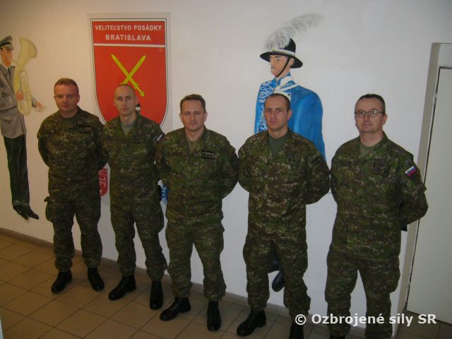 Veliteľ VePBA odmenil najlepších príslušníkov Čestnej stráže OS SR