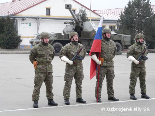 Slávnostný nástup delostrelcov