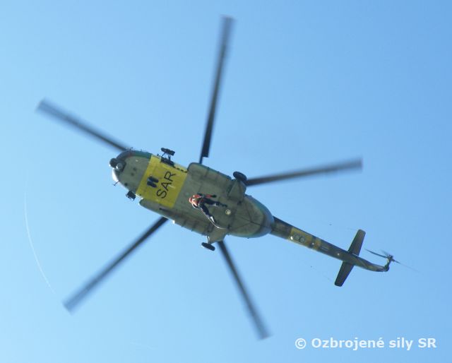Súčinnostné cvičenie Vojenskej hasičskej jednotky a Horskej služby Buče