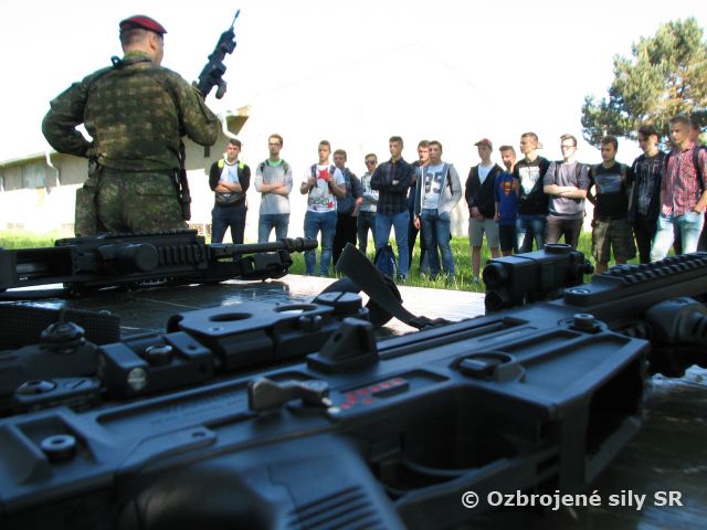 Prápor ISTAR vzdelával prešovských stredoškolákov