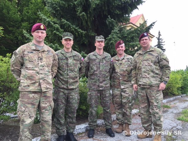 Príslušníci odbornosti CIMIC a PSYOPS americkej armády navštívili naše stredisko