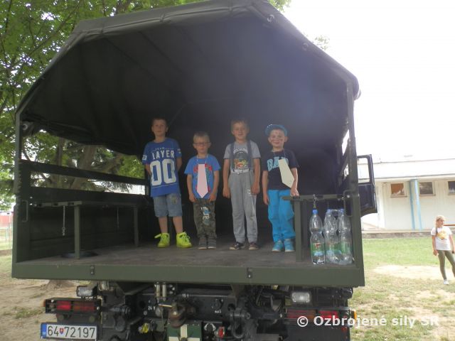 Škôlkari oslávili Deň otcov