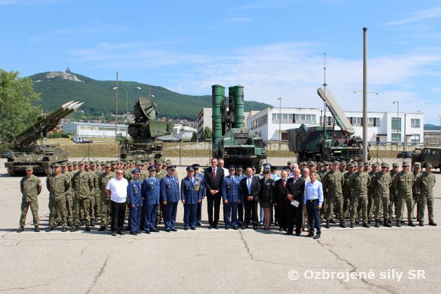 Slávnostný nástup pri príležitosti 25.výročia redislokácie plrb 